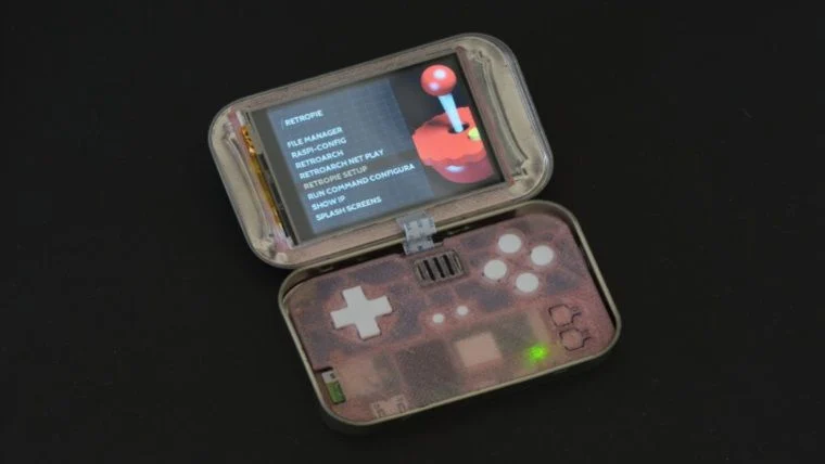 Introducing the Raspberry Pi Handheld Console - Merlin'in Kazani