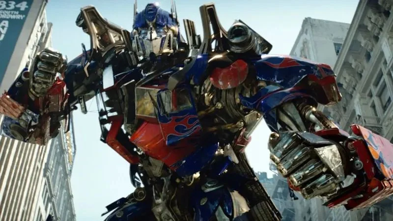 Michael Bay Returns to Transformers 1 Michael Bay Returns to Transformers