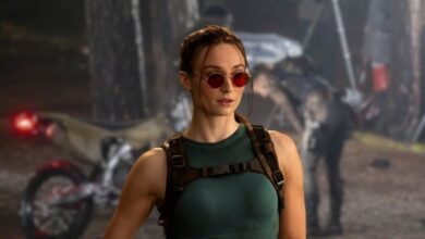 Scenes of Lara Croft's Knife Fight and Motorcycle Escape from the Tomb Raider Set have been Released