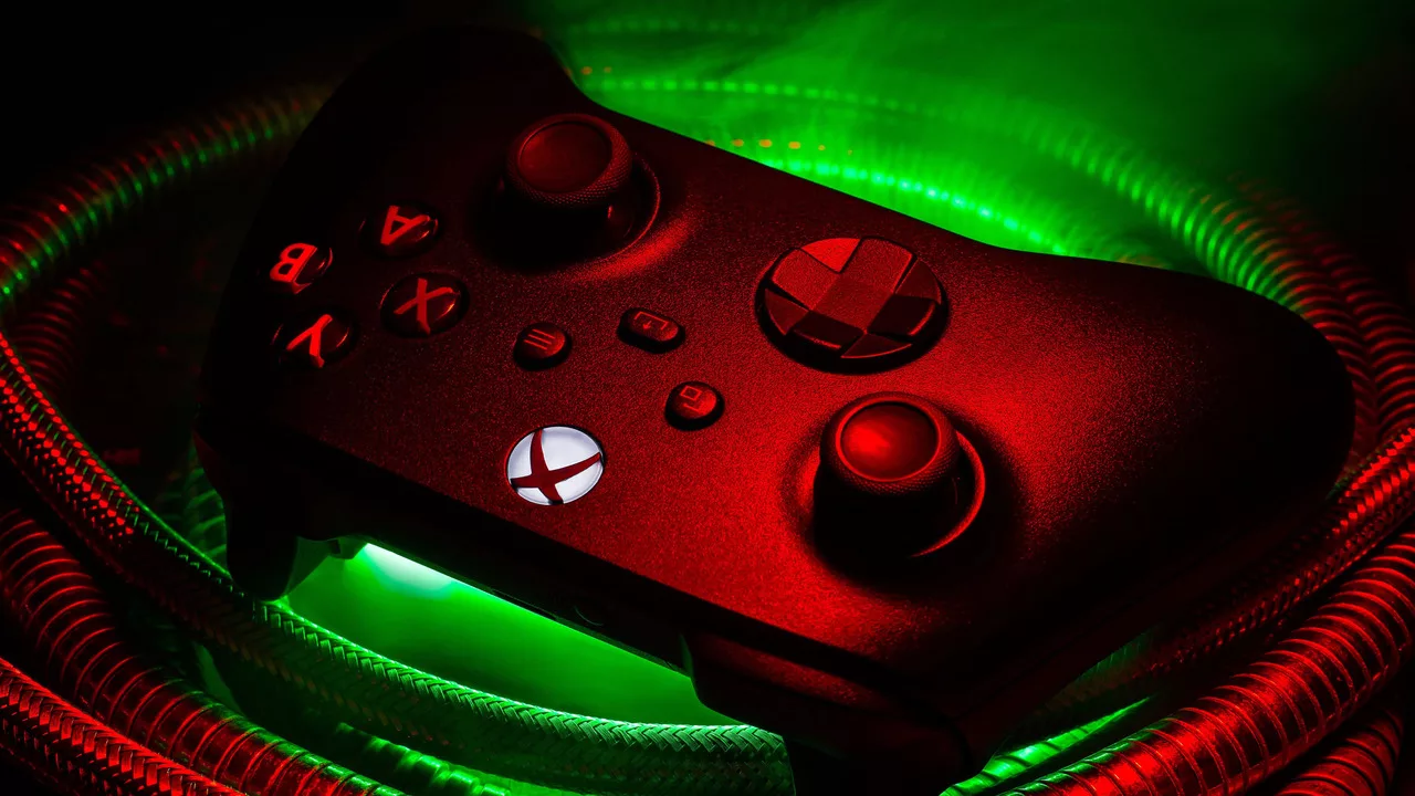 According to a Former Sony Executive, Xbox Cannot Maintain Two Identities Simultaneously